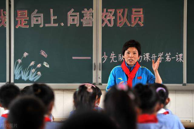 映射到现实生活中，每一次反腐的成功、高官的落马，都大快人心，充分说明坚持反腐是民心所向